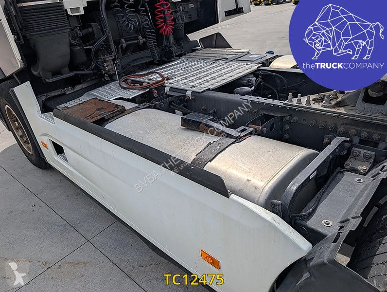 جرار Renault T 520