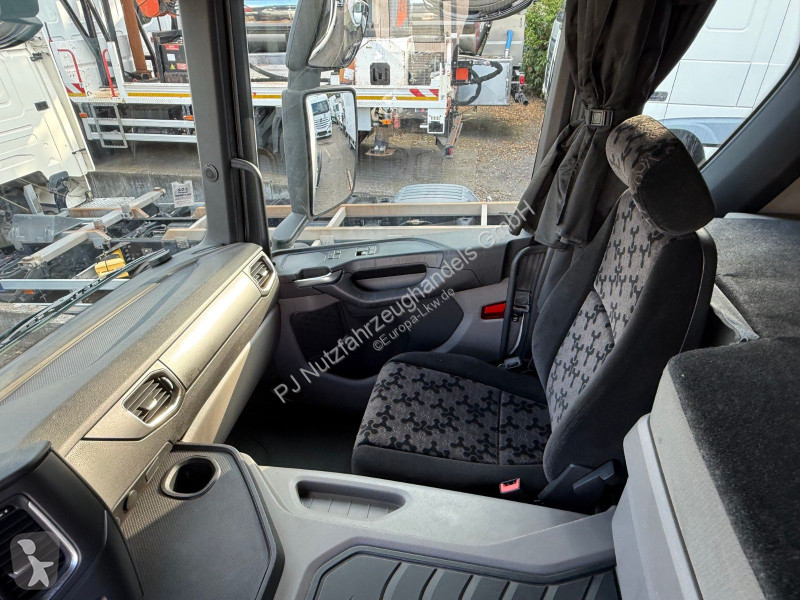 جرار Scania 450