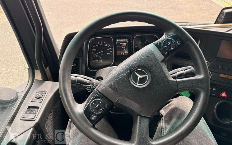 Cabeza tractora Mercedes