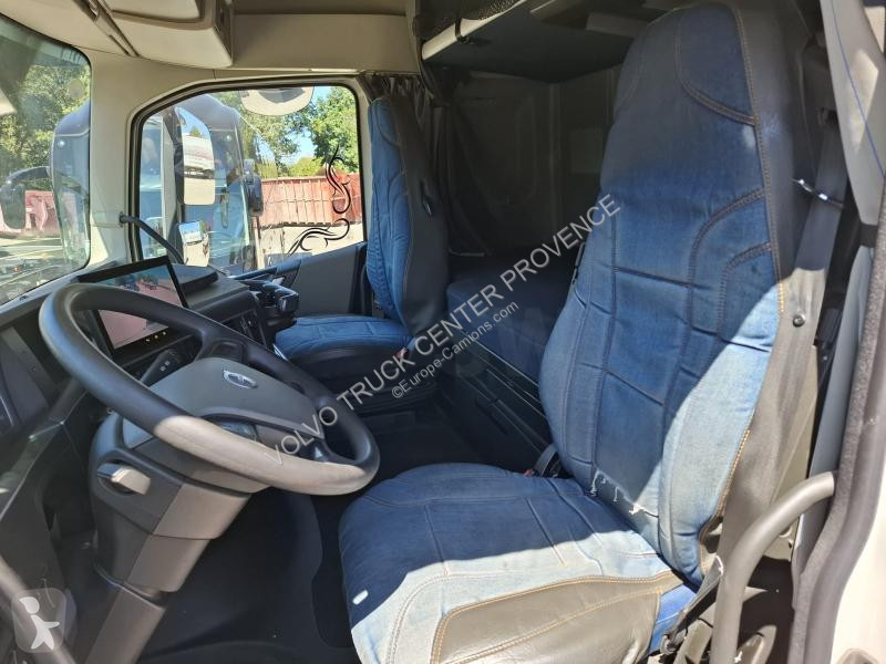 جرار Volvo 500