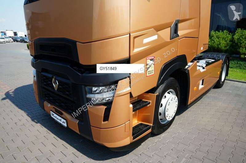 جرار Renault T 520