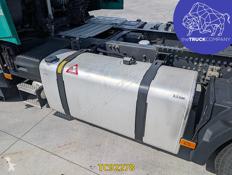 جرار Volvo 500