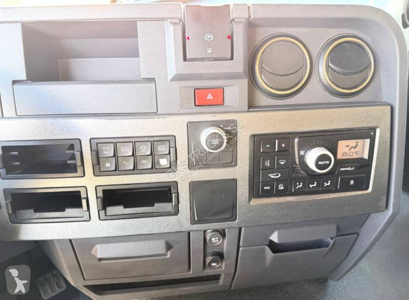 Cabeza tractora Renault