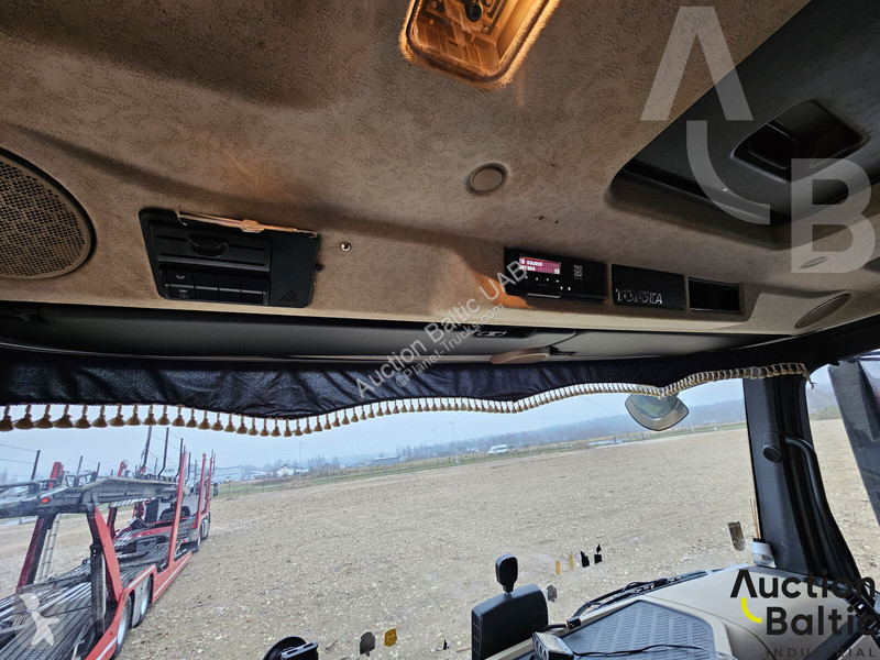 Ťahač Mercedes 843