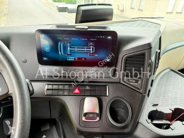 جرار Mercedes...