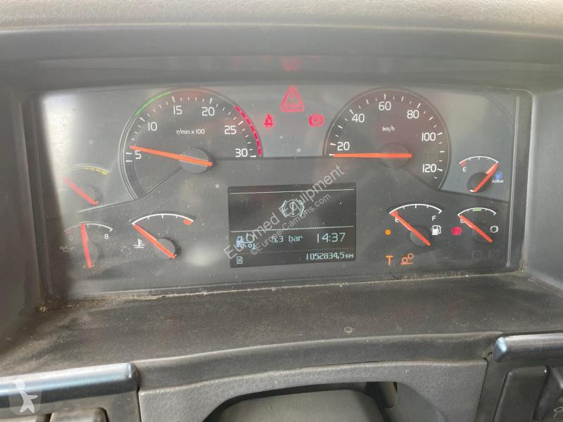 جرار Volvo 420