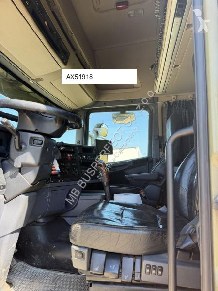 Влекач Scania R560