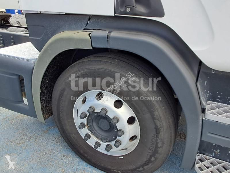 جرار Scania 400