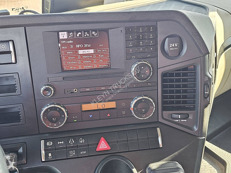 جرار Mercedes ACTROS 1832