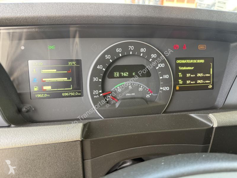 جرار Volvo 500