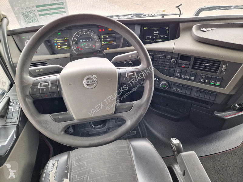 Traktor Volvo 13460 Globetrotter 4x2 - Full...