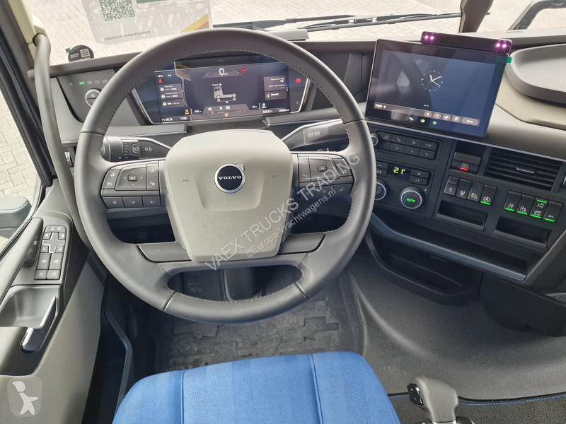 Traktor Volvo 13500 Globetrotter XL 4x2 - NEW -...