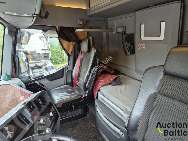 Cabeza tractora Renault THIGH440