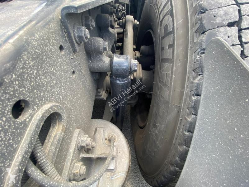 Cabeza tractora Iveco 440 S 46
