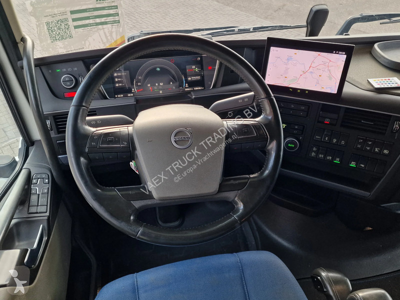 Trekker Volvo 13500 Globetrotter XL 6x2 -...