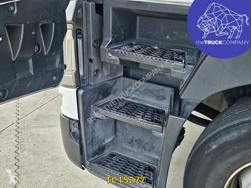 Trekker Renault T 440
