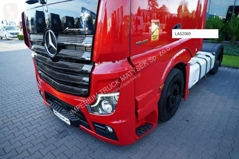 Тягач Mercedes ACTROS 1845