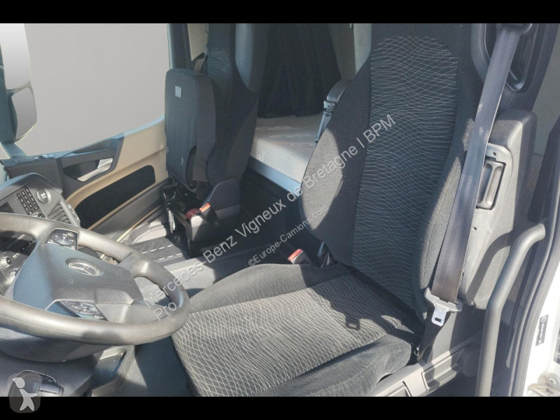 Cabeza tractora Mercedes II 1842 StreamSpace...