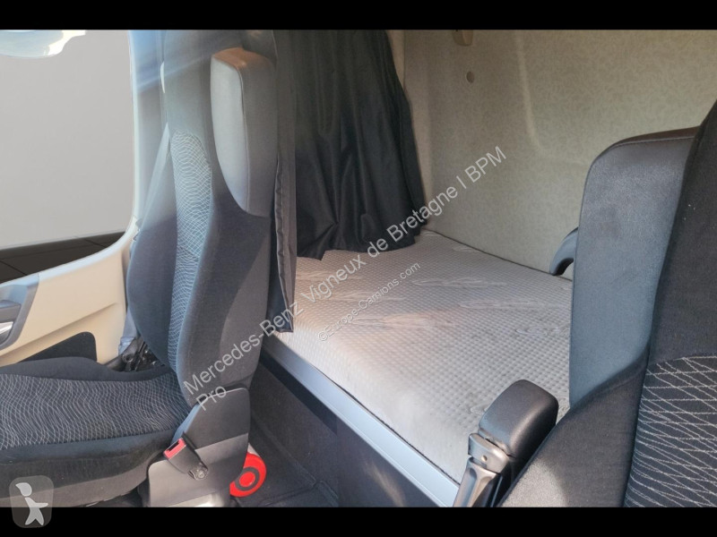 Cabeza tractora Mercedes II 1842 StreamSpace...
