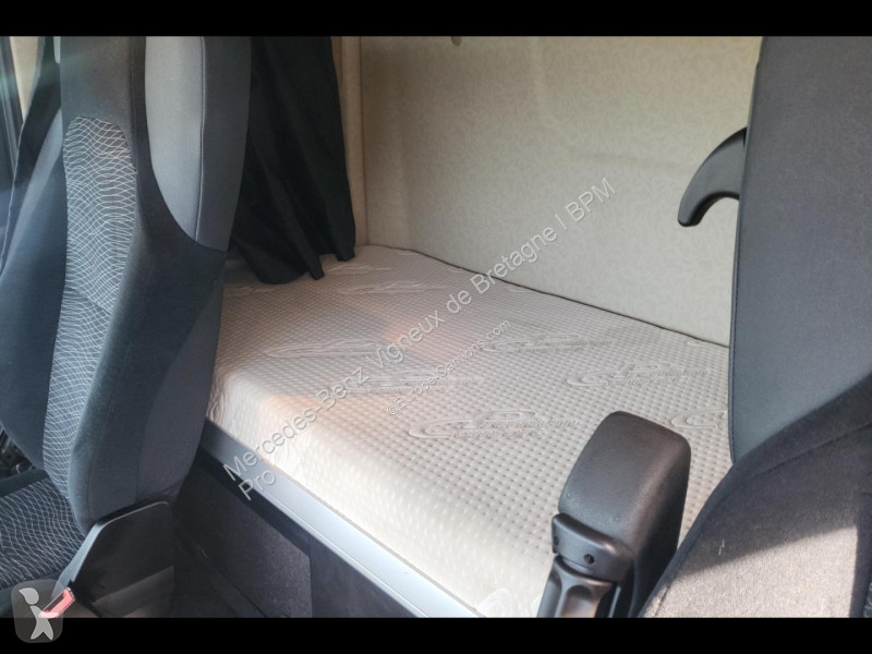 Cabeza tractora Mercedes II 1842 StreamSpace...