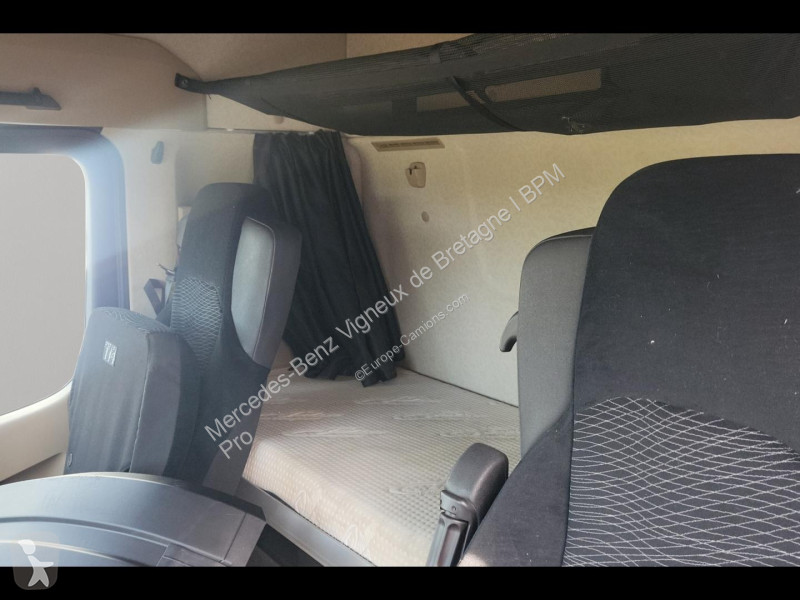Cabeza tractora Mercedes II 1842 StreamSpace...