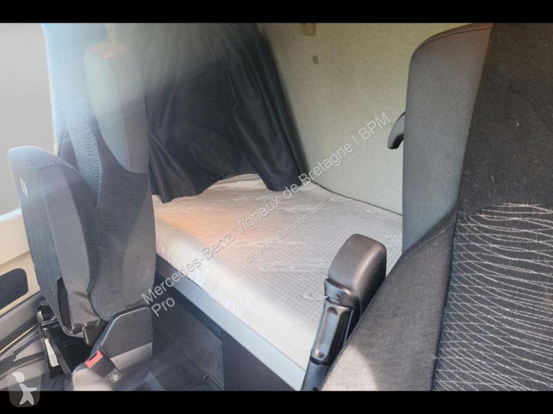 Cabeza tractora Mercedes II 1842 StreamSpace...