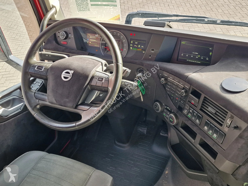 Cabeza tractora Volvo 13500 Globetrotter XL...