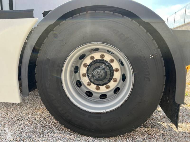 Cabeza tractora Iveco 490