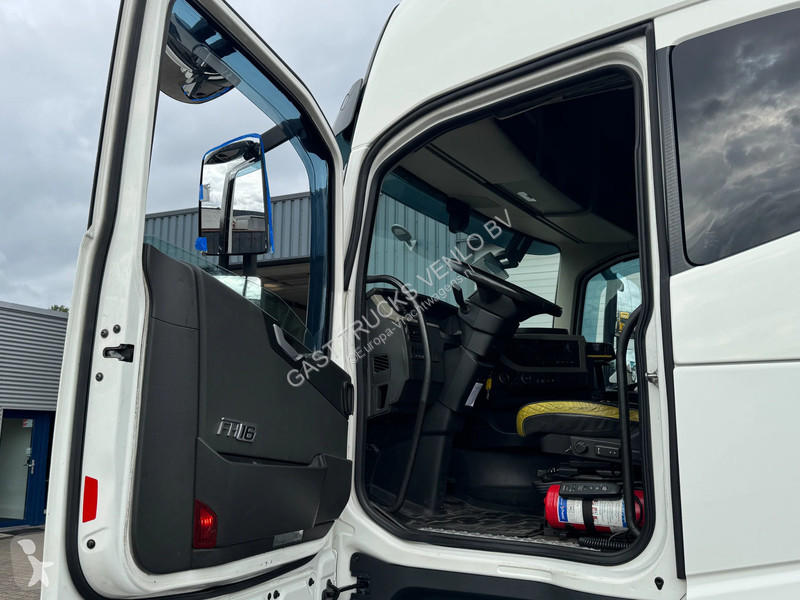Cabeza tractora Volvo 750 6x2 Retarder Globe XL