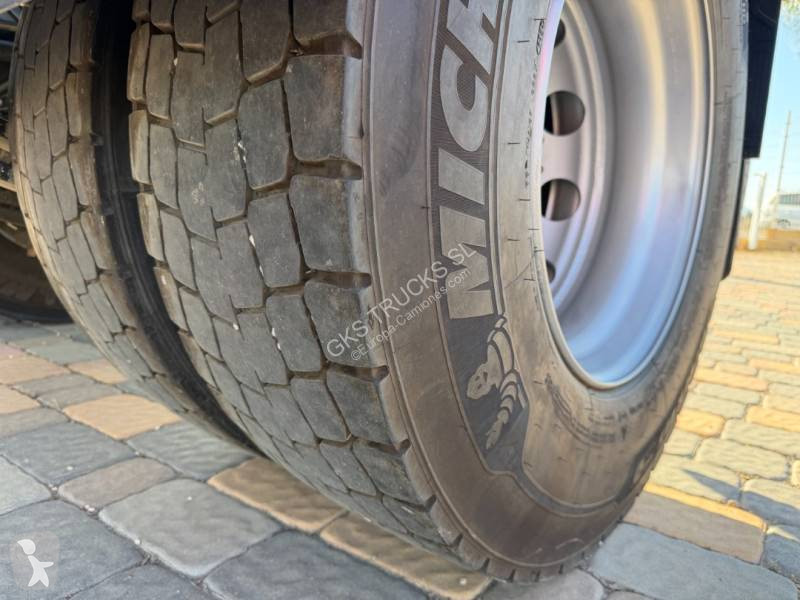 Cabeza tractora Renault 520