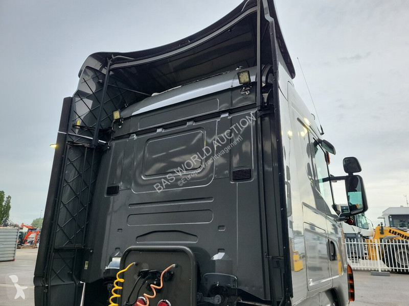 Tahač Scania 440
