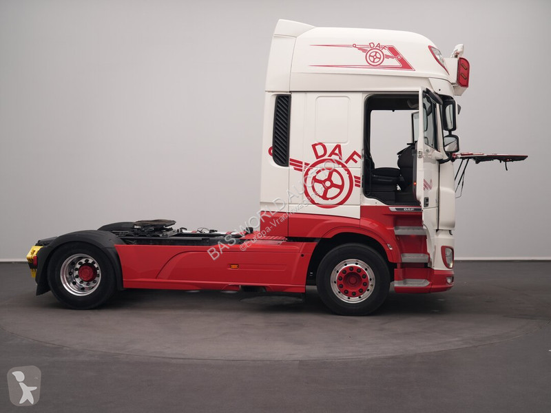 Tahač DAF 530