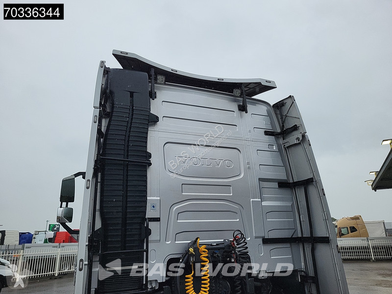 Tahač Volvo FH 460 4X2 Globe Alcoa's Leder