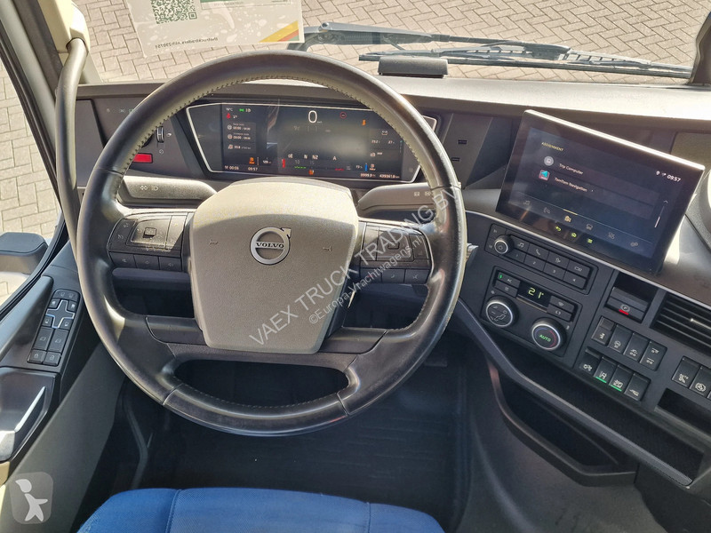 Tahač Volvo 13500 Globetrotter XL 6x2 -...