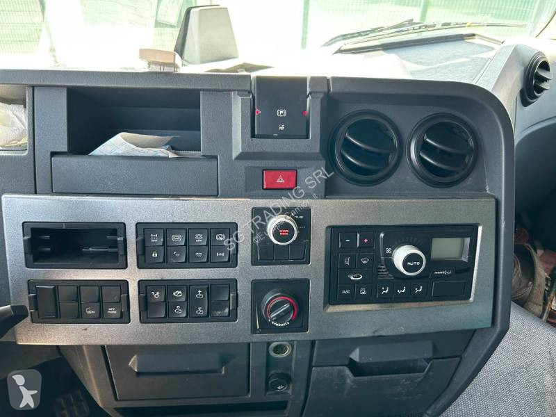 Cabeza tractora Renault 520