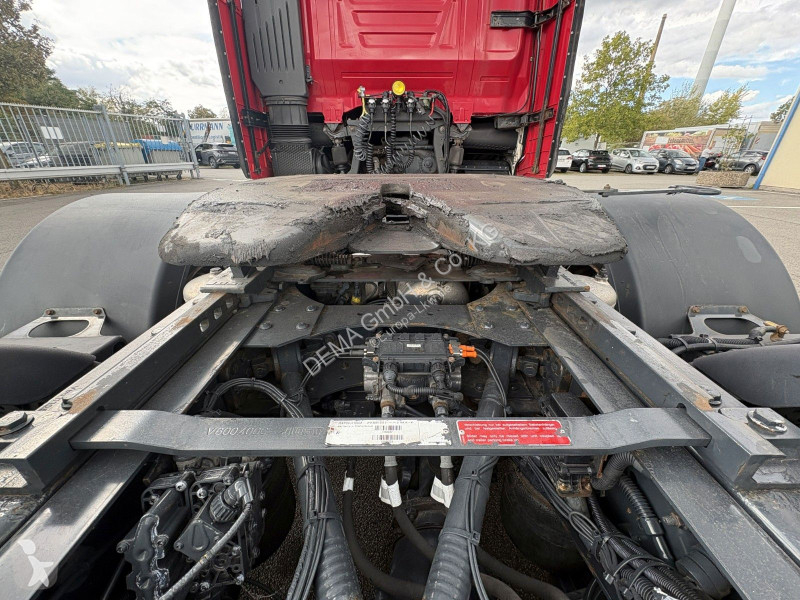 Nyergesvontató Iveco S...