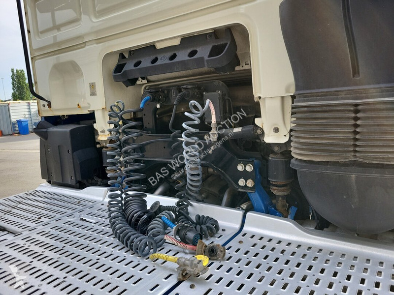 Nyergesvontató DAF 530
