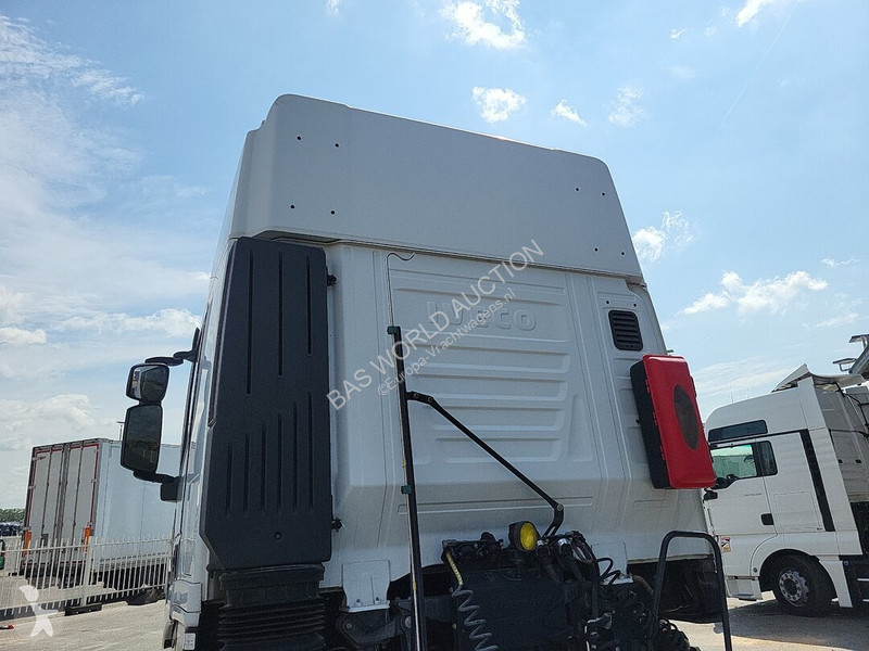 Nyergesvontató Iveco NP NP 460