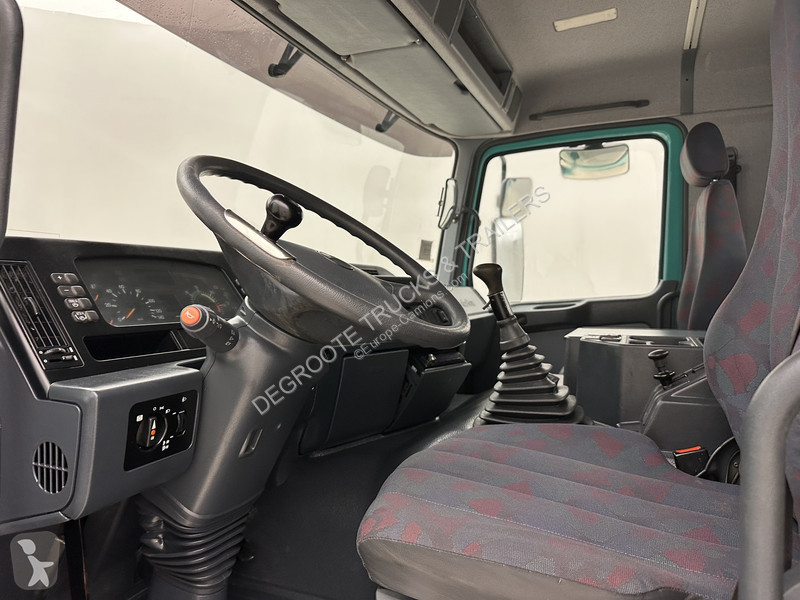 Nyergesvontató Mercedes 3343 - 6x6 - nieuwstaat