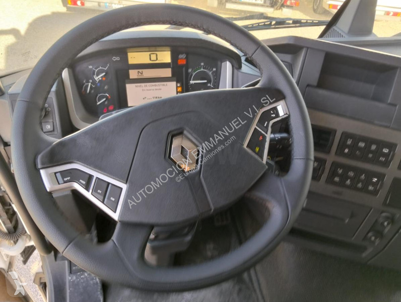 Tractor Renault 460 XROAD TSeries