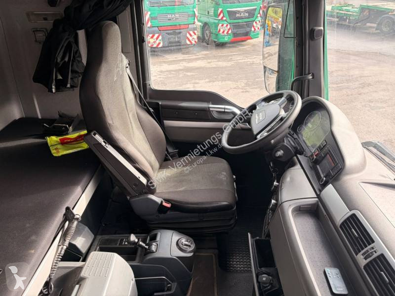 MAN 18.480 tractor unit