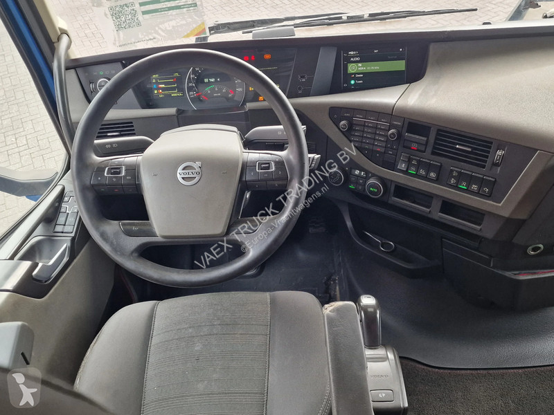 Tratores Volvo 13500 Globetrotter 4x2 -...