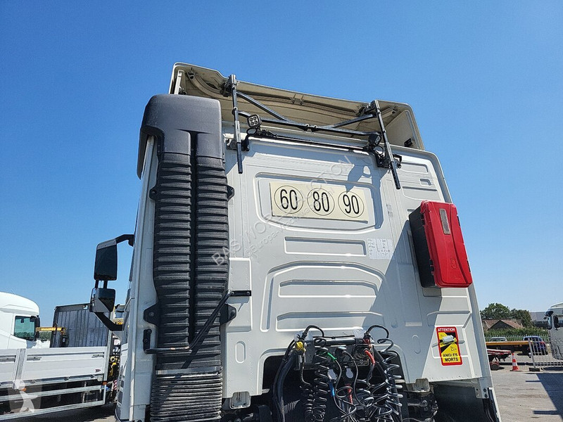 Tracteur Volvo 500