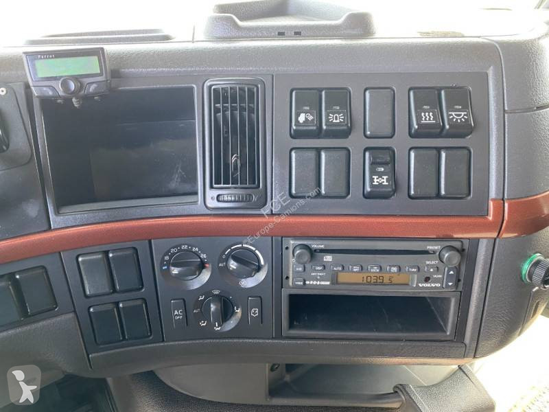 Cap tractor Volvo 580