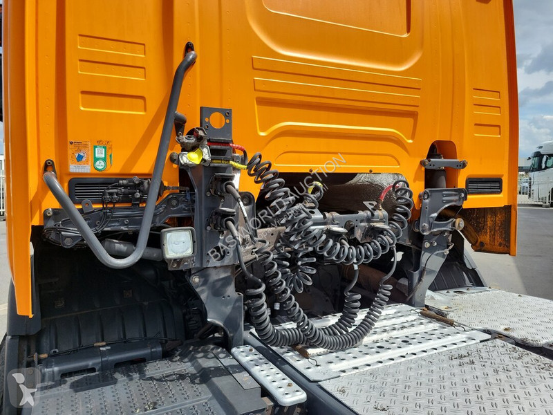 Ciągnik siodłowy Scania 450