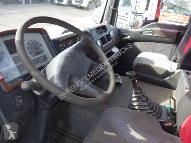 Tractor MAN 33.460 manual fuel pump
