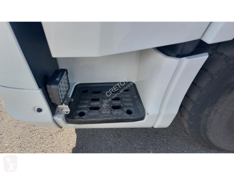 Тягач Iveco