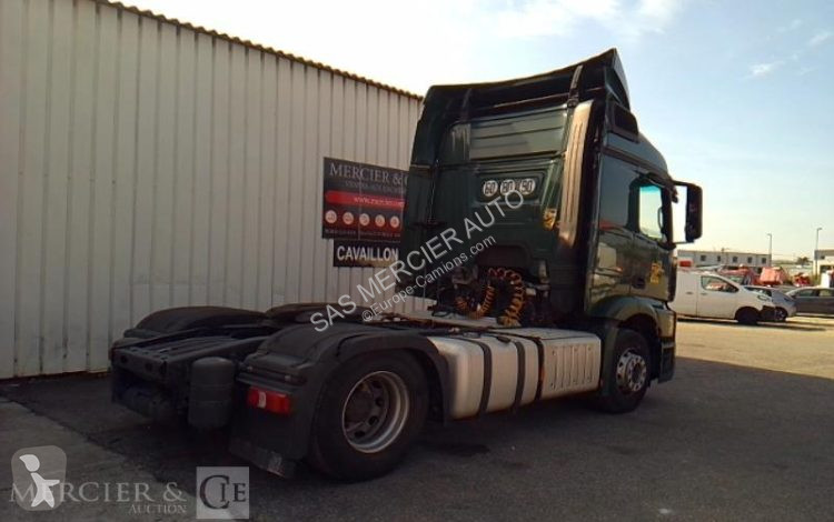 Cap tractor Mercedes