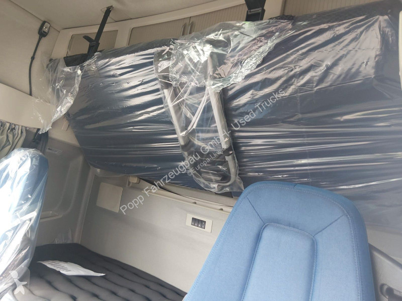 Ciągnik siodłowy Volvo 500 Globetrotter...