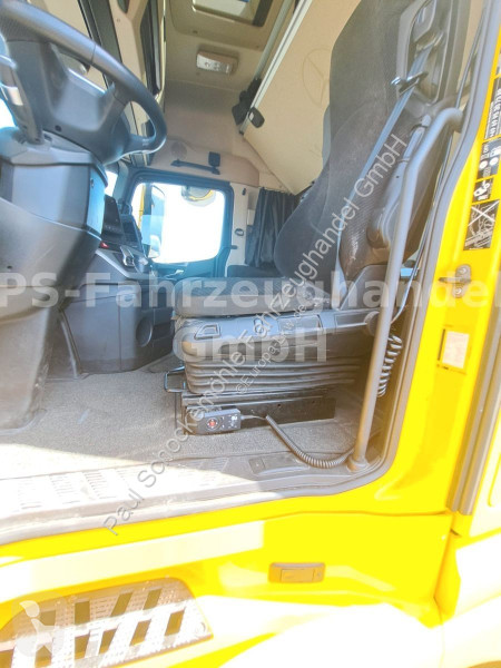 Тягач Mercedes 5 1853...
